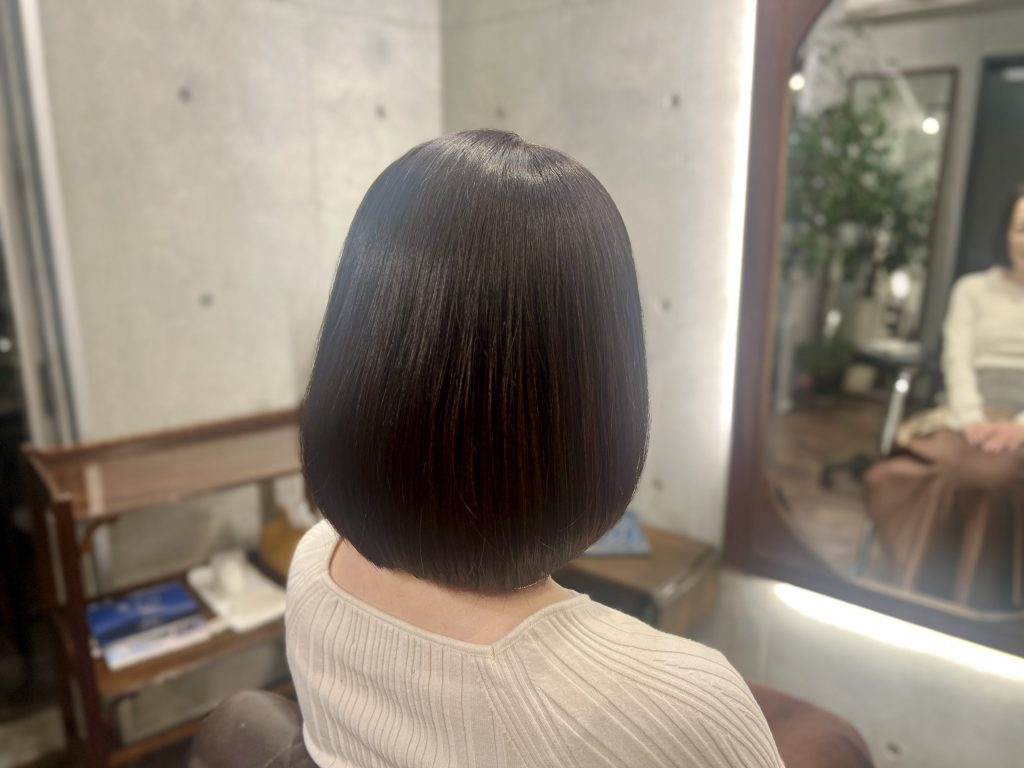 北参道ササヨシ(SASAYOSHI)のボブカット。清潔感と品格を兼ね備えた大人の女性のヘアスタイル。